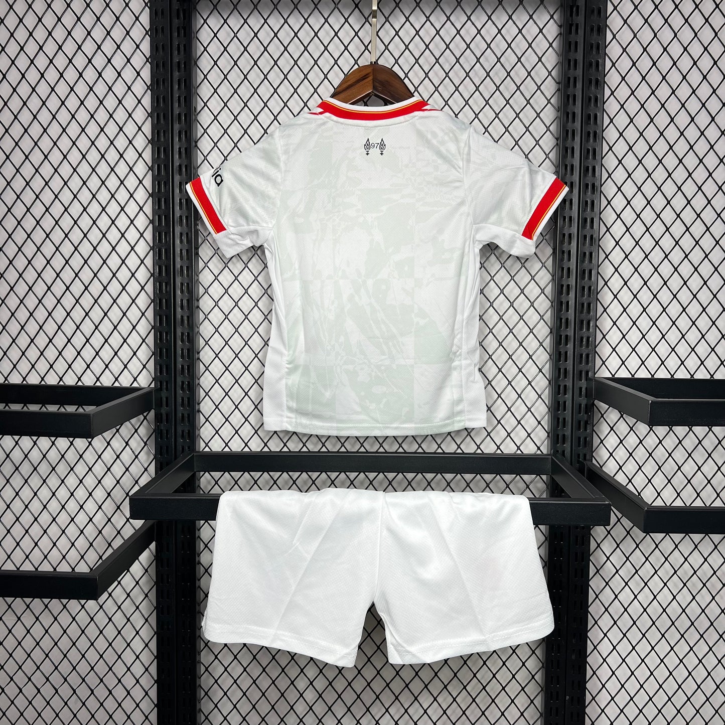 Liverpool Alternativa Kit Criança 24-25