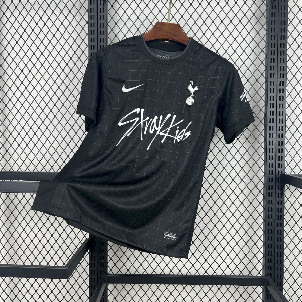 Tottenham X Stray Kids - Edição Especial 25-26