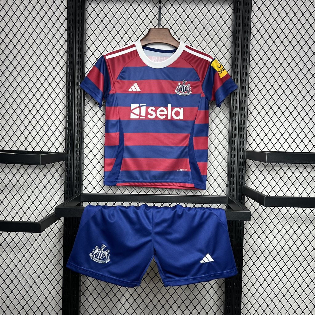 Newcastle Secundária Kit Criança 24-25