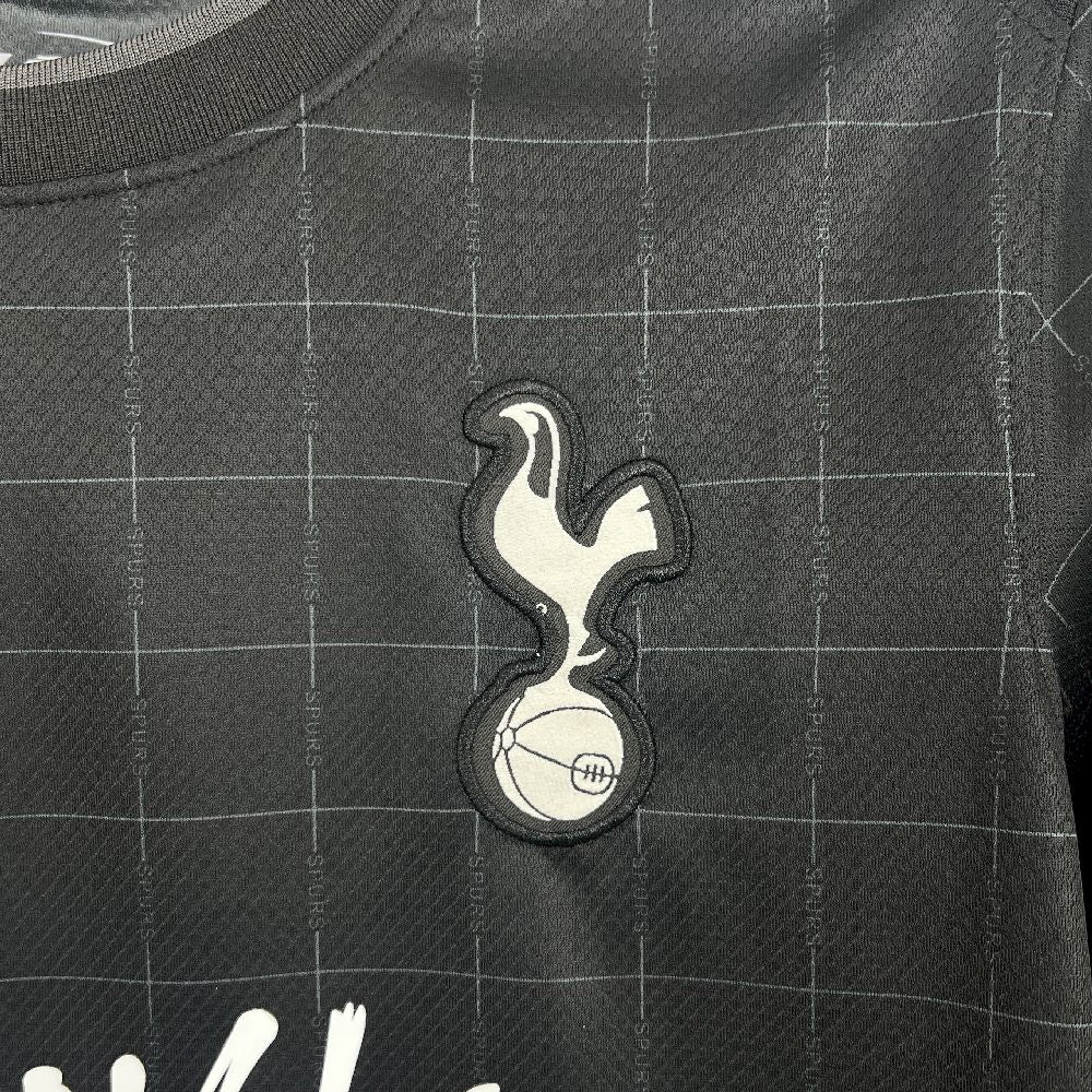 Tottenham X Stray Kids - Edição Especial 25-26